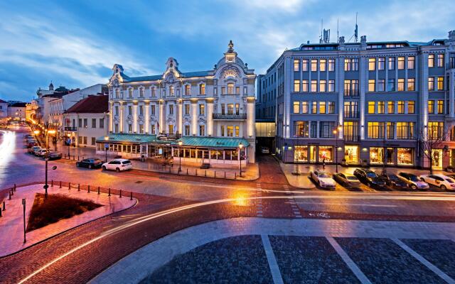Отель Radisson Blu Royal Astorija Hotel Литва, Вильнюс - 3 отзыва об отеле, цены и фото номеров - забронировать отель Radisson Blu Royal Astorija Hotel онлайн вид на фасад