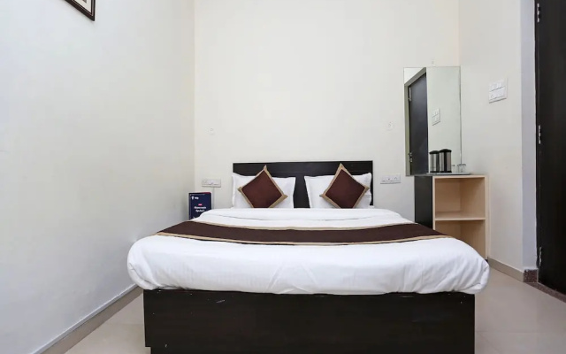 OYO 11484 Hotel Shivam