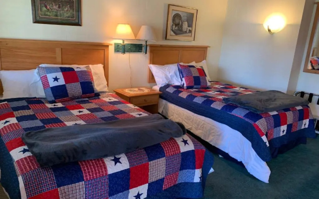 Creekside Inn