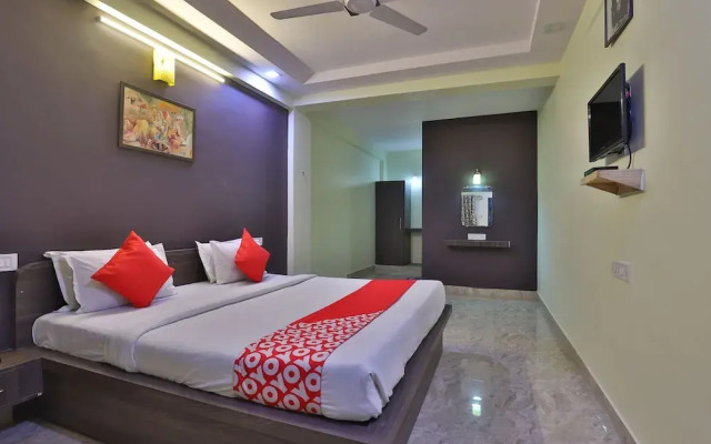 OYO Flagship 28024 Hotel Royal Palace