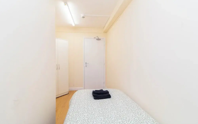 Brookvale Guest House Room 8