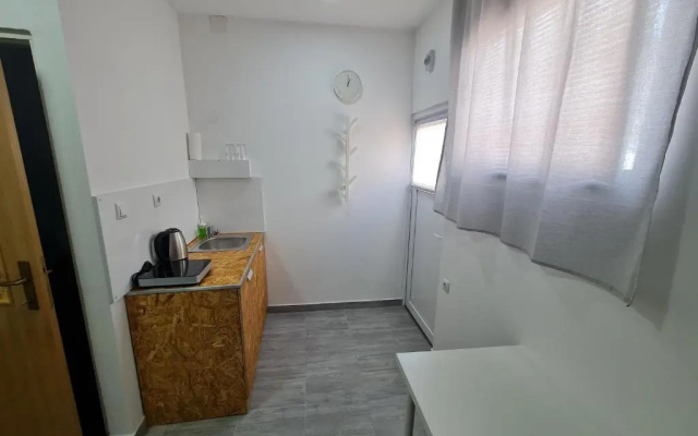 Budget Apartment LeLo Center1
