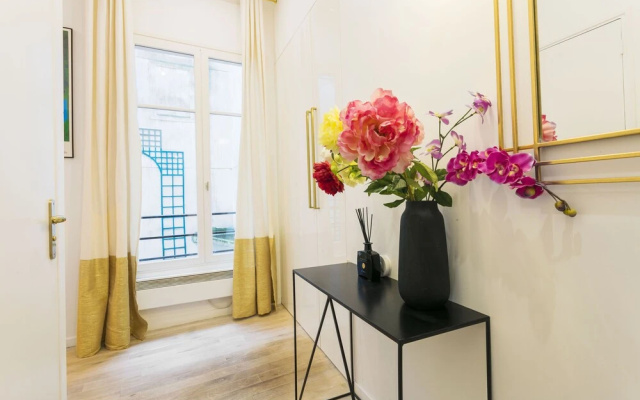Les Halles - Louvre Private Apartment