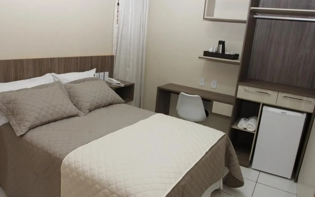 Topazzio Hotel
