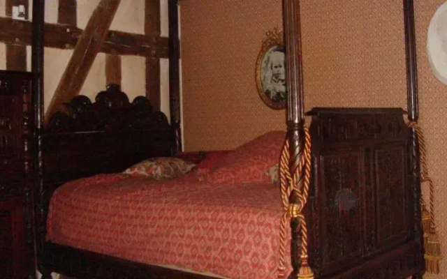 Prieure De La Chaise