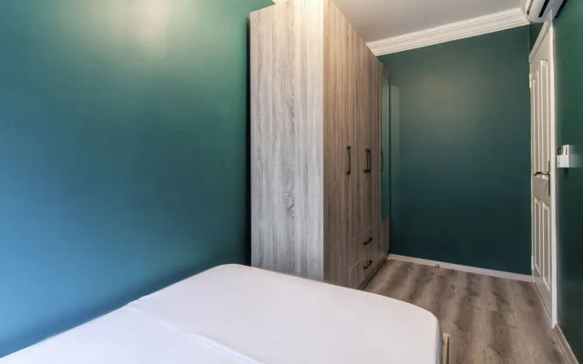 Fabulolus Flat Near Kennedy Avenue in Fatih