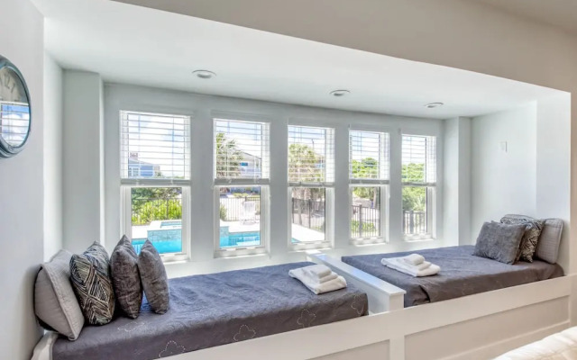 5447 Saint Augustine - 7 Br Home