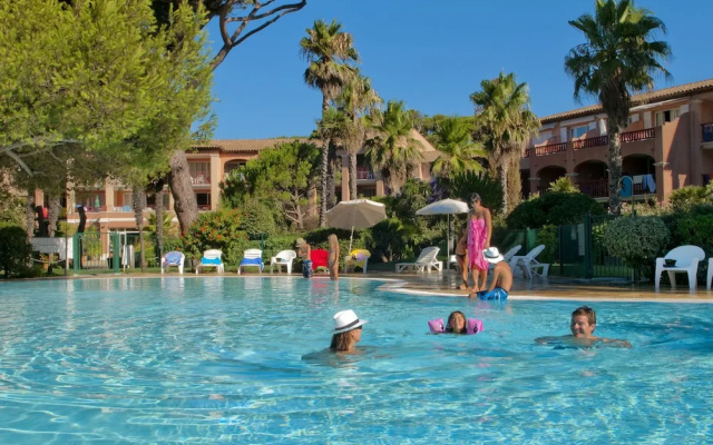 Mediterranean apartment on the gorgeous peninsula of Giens