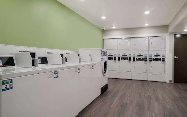 Woodspring Suites Detroit Sterling Heights