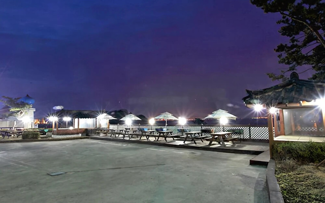 Motel Sky