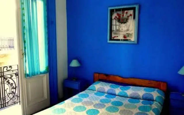 1385 Hostel