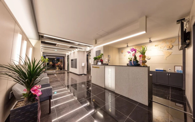 Ballantine Business Hotel