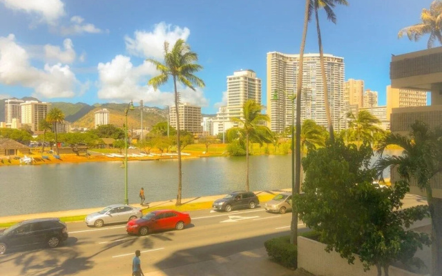 Waikiki Paradise for Families & Friends