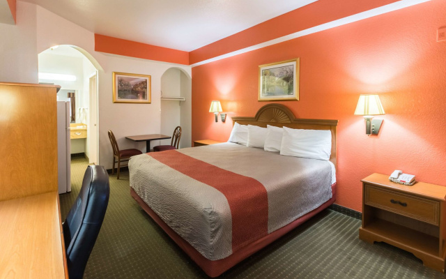 Motel 6 Alvarado, TX