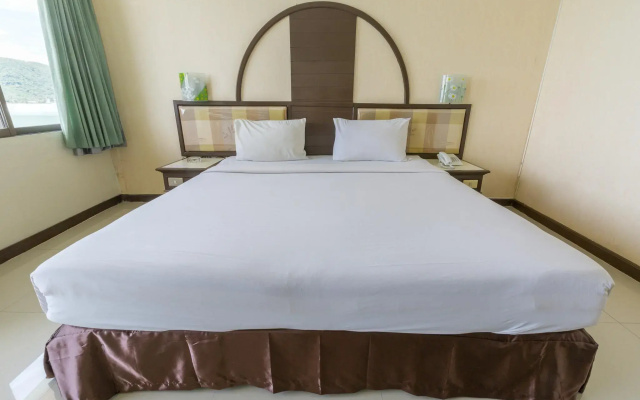 Lake Inn Hotel