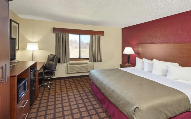 AmericInn by Wyndham Burlington