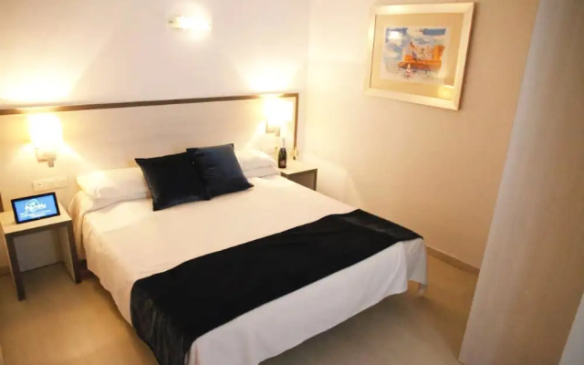 Parrots Sitges Hotel