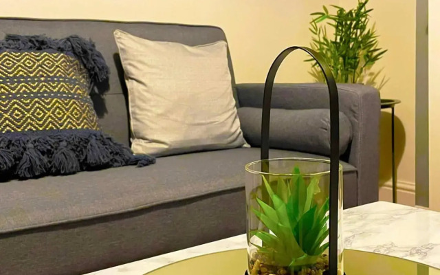 Cosy home with FREE PARKING and fast internet
