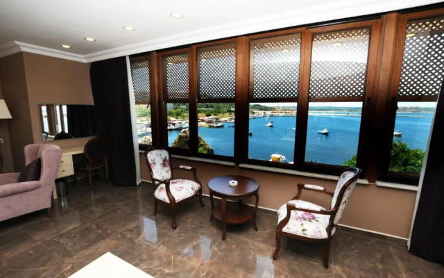 Phellos Suites