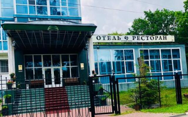 Гостиница Стригино в Нижнем Новгороде 3 отзыва об отеле, цены и фото номеров - забронировать гостиницу Стригино онлайн Нижний Новгород вид на фасад