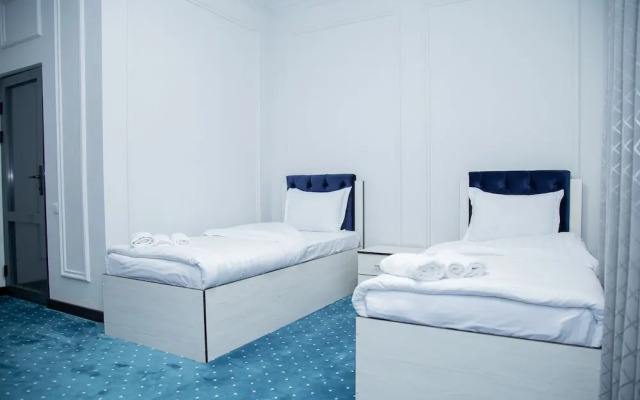Lola Hotel