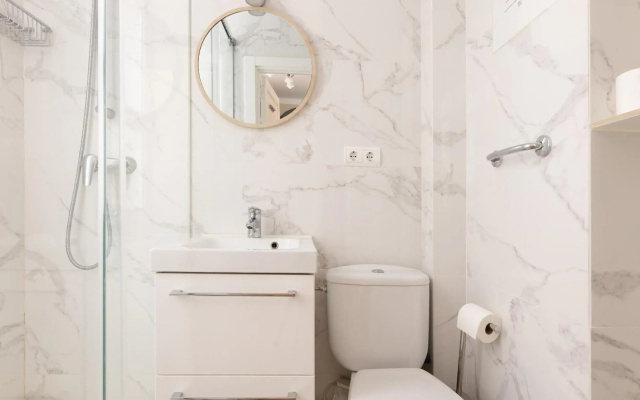ApartEasy - Family 4-Bedroom Apartment