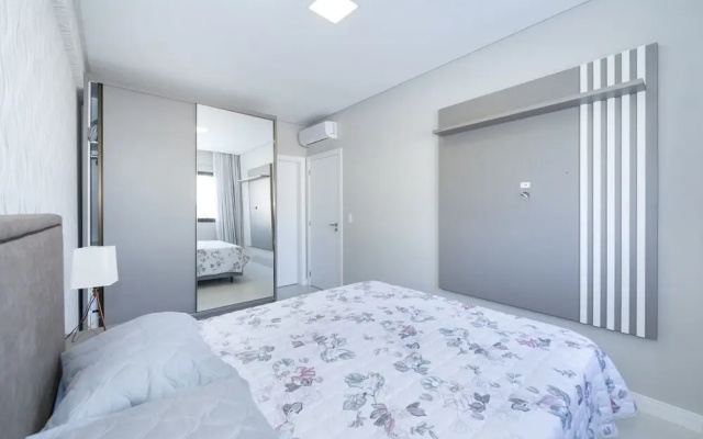 Lindo Apto com 2 suites em Bombinhas 813