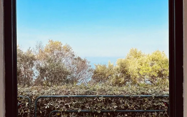 House Overlooking the bay - Seaview