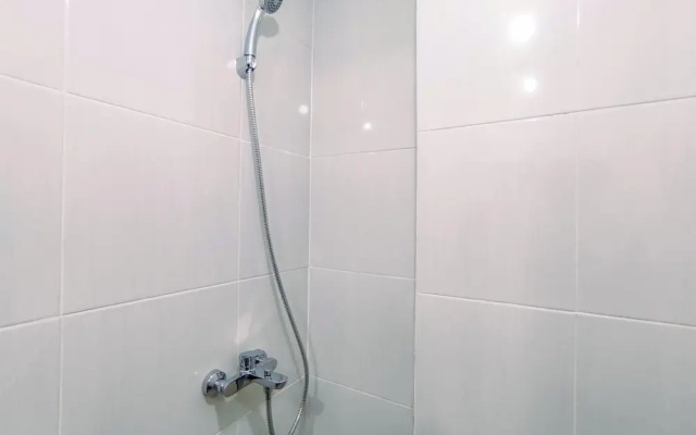 Elegant And Comfy Studio Barsa City Apartment