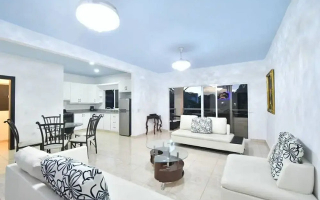 Gorgeous Spacious Property in Prime Beach Location