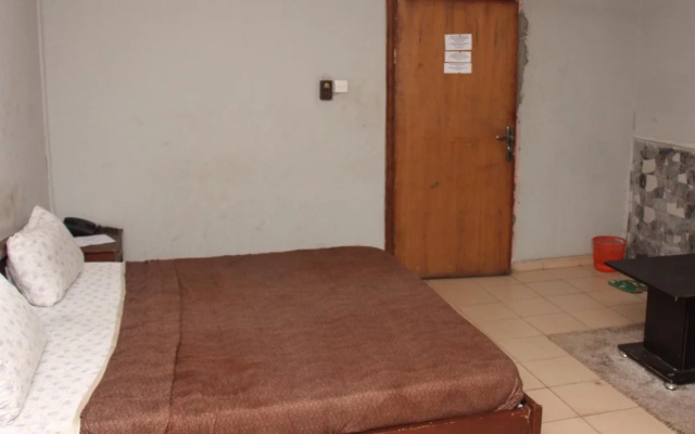 Gayyata Hotel
