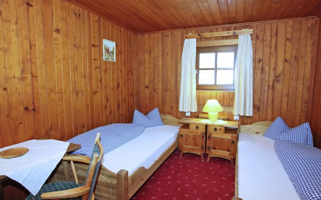 Quaint Chalet in Mayrhofen near Ski Lift