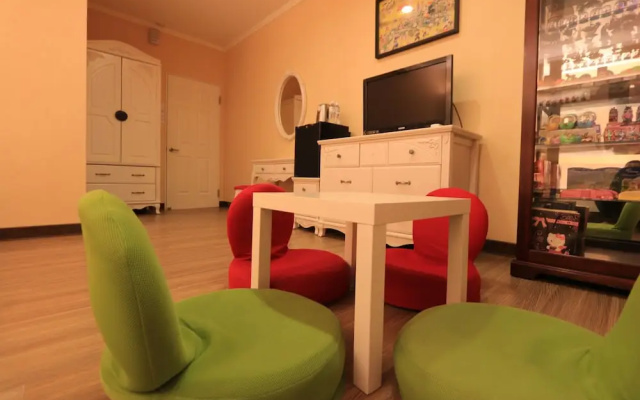 Doll House Lodge