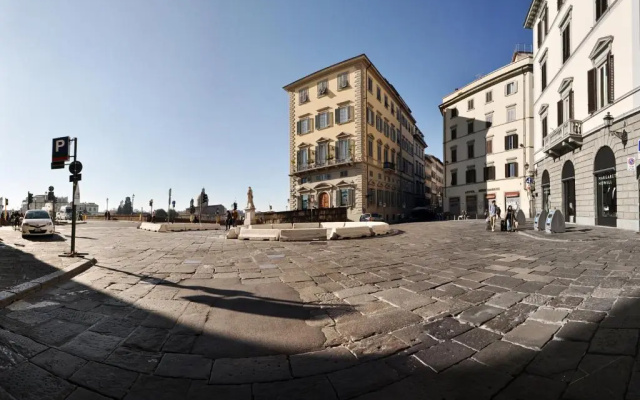 San Lorenzo Palace