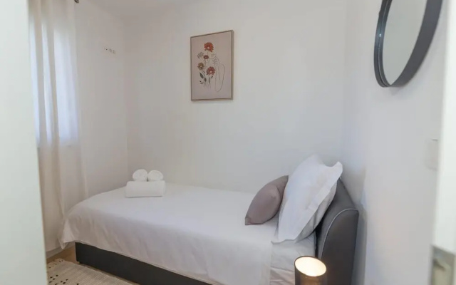 Awesome apartment in Split with WiFi and 2 Bedrooms