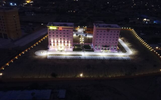 iu Hotel Sumbe вид на фасад