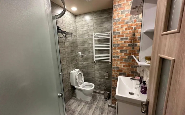 5 Rooms near 300 Aragveli metro station