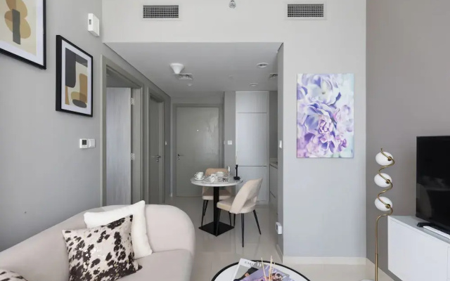 Modern 1BR in Business Bay