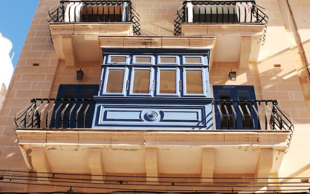 Отель Blue Waters Penthouse Sliema Мальта, Слима - отзывы, цены и фото номеров - забронировать отель Blue Waters Penthouse Sliema онлайн вид на фасад