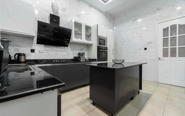Top-Notch Apartment