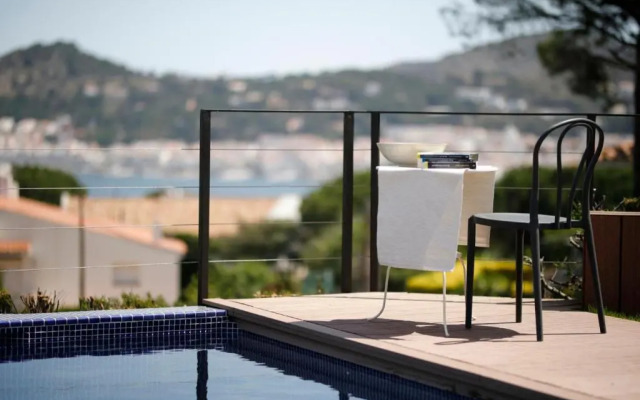 Ideal house for families with pool