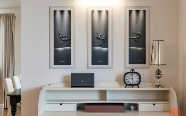 APT24 - Luxury Lakefront Onassis