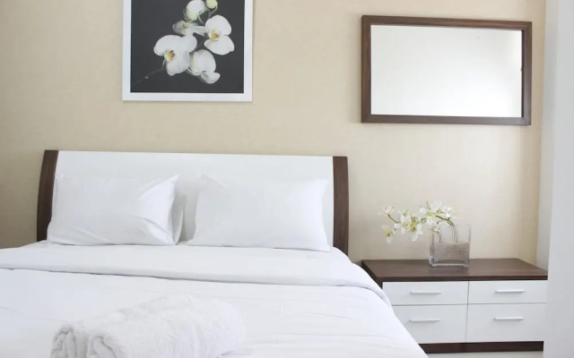 Warm 2BR Apartment at Parahyangan Residence