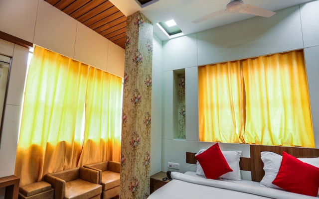 OYO 16163 Hotel Shri Hari