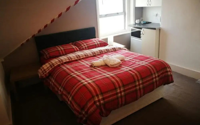 OYO The Maidstone Guesthouse
