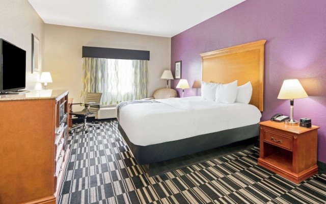 La Quinta Inn & Suites by Wyndham Ada