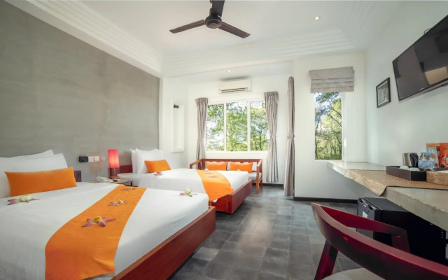 eOcambo Resort and Spa