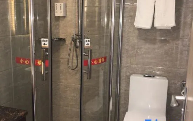 Super 8 Hotel (Beijing Qianmen Tiantan Park Dongmen)