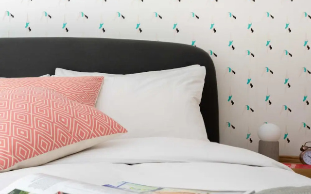 The Kensington Grove - Stylish 2BDR Flat with Private Patio