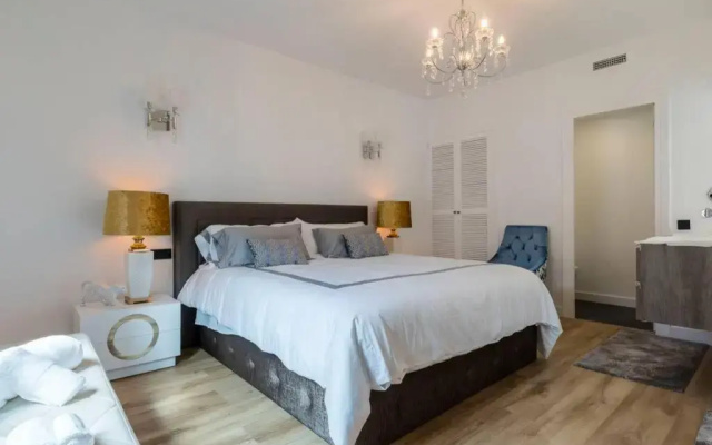 Puerto Banus second line, luxury apartement